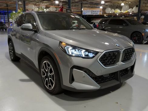 Used 2024 BMW X2 xDrive28i AWD/4WD image 5