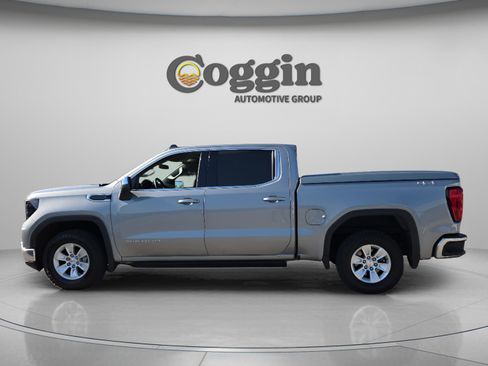 Used 2023 GMC Sierra 1500 SLE AWD/4WD image 2