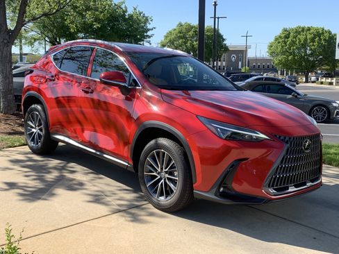 Used 2025 Lexus NX 250 FWD w/ Towing Package (2000 Lbs) image 2