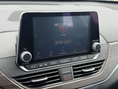 Used 2024 Nissan Altima 2.5 SV FWD image 25