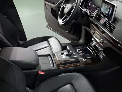 Used 2019 Audi Q5 2.0T Premium Plus w/ Premium Plus Package AWD/4WD image 13