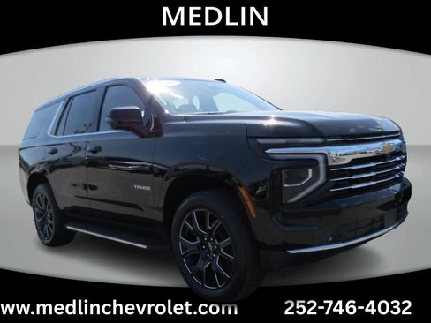 Used 2025 Chevrolet Tahoe LT w/ Comfort Package AWD/4WD image 2