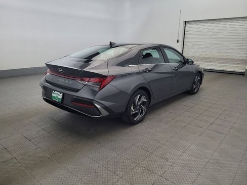 Used 2025 Hyundai Elantra SEL FWD image 9