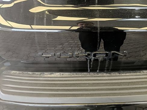 Used 2023 GMC Yukon Denali Ultimate image 7