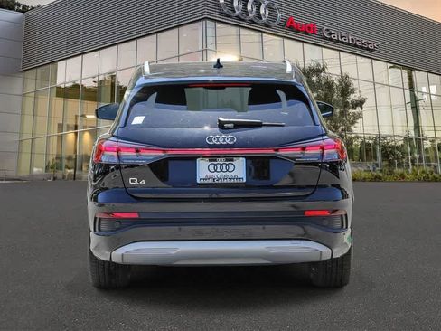 Used 2023 Audi Q4 e-tron Premium Plus w/ Premium Plus image 3