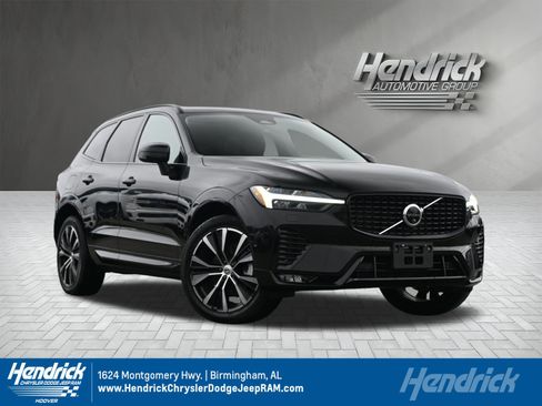 Used 2025 Volvo XC60 B5 Plus image 1