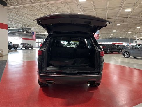 Used 2022 Chevrolet Traverse High Country w/ LPO, Floor Liner Package image 15