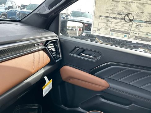 New 2026 GMC Canyon AT4 w/ AT4 Premium Package image 28