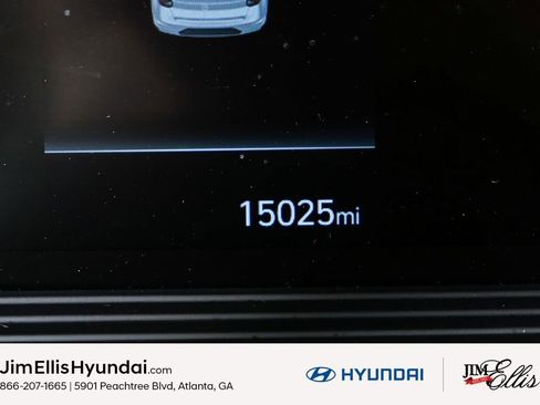 Certified 2025 Hyundai Venue SEL image 10
