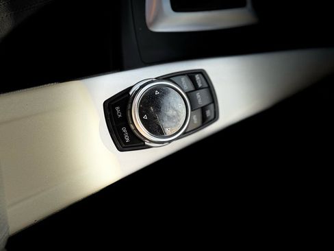 Used 2014 BMW 320i Sedan image 31