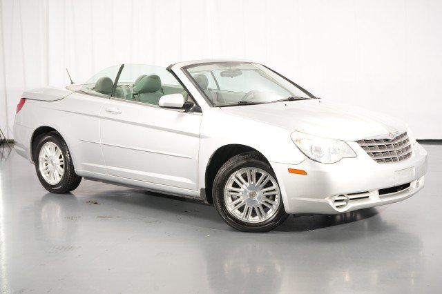 Used 2008 Chrysler Sebring Touring FWD image 9