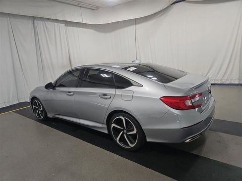 Used 2018 Honda Accord Sport image 4