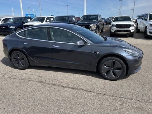 Used 2018 Tesla Model 3 image 4