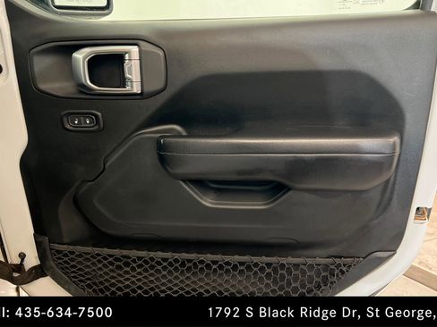 Used 2019 Jeep Wrangler Unlimited Rubicon w/ Cold Weather Group AWD/4WD image 23