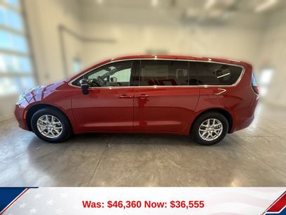 New 2026 Chrysler Pacifica Select
