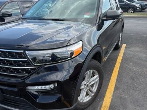Used 2021 Ford Explorer XLT w/ Equipment Group 202A AWD/4WD image 2