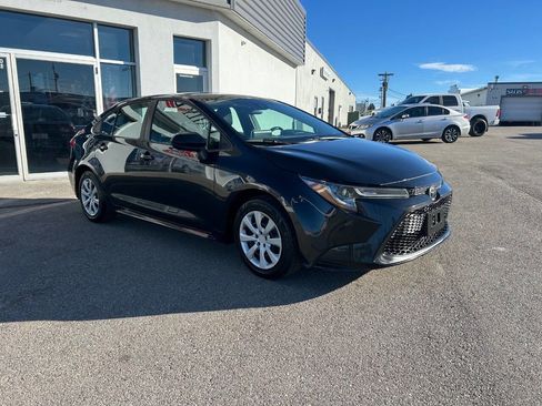 Used 2020 Toyota Corolla LE image 3