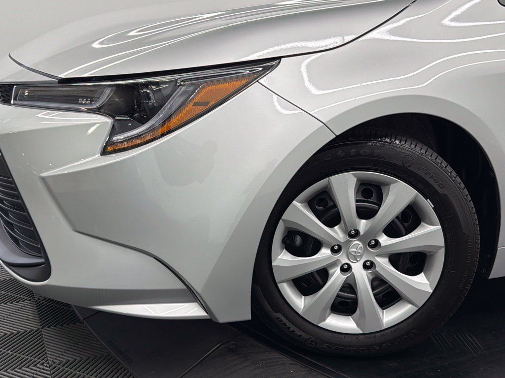 Certified 2026 Toyota Corolla LE FWD image 5