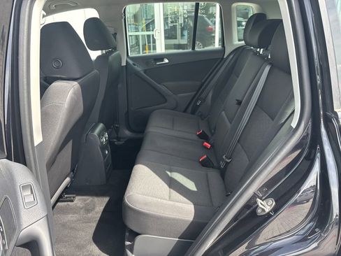 Used 2017 Volkswagen Tiguan Limited w/ Alloy Wheels Package AWD/4WD image 24