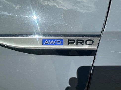Used 2023 Volkswagen ID.4 Pro AWD/4WD image 10