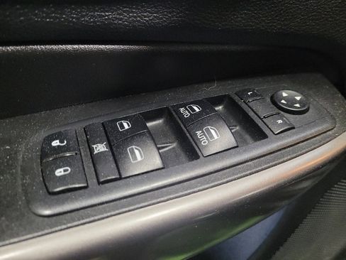 Used 2019 Jeep Cherokee Limited AWD/4WD image 27