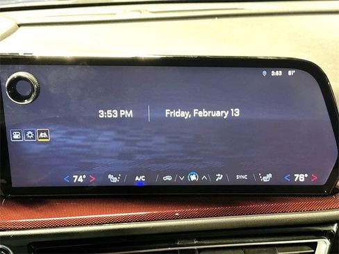 Used 2024 Chevrolet Traverse Z71 image 14