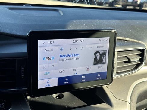 Used 2022 Ford Explorer XLT w/ Equipment Group 202A image 25