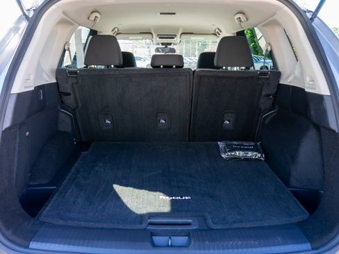 Used 2022 Nissan Rogue SV image 10