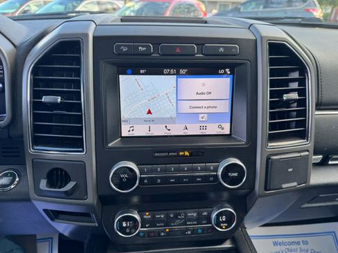 Used 2019 Ford Expedition Max XLT w/ Equipment Group 202A AWD/4WD image 6