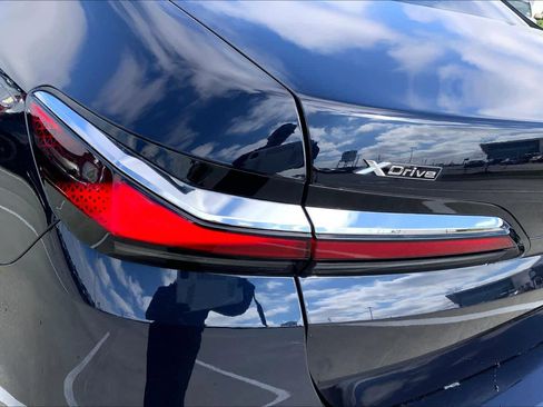 Certified 2023 BMW 760i xDrive w/ Luxury Rear Seating Package image 29