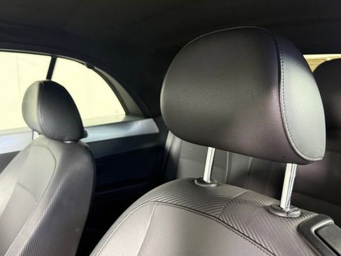 Used 2014 Volkswagen Beetle TDI image 9