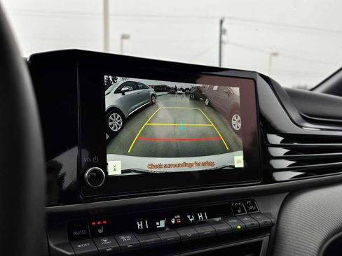 Certified 2025 Toyota Camry SE image 30