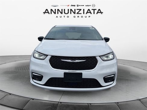 New 2026 Chrysler Pacifica Select image 8