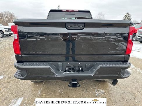 Used 2024 Chevrolet Silverado 2500 ZR2 w/ Technology Package image 4