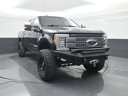 Used 2017 Ford F250 Platinum w/ Platinum Ultimate Package image 8