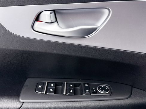 Used 2022 Kia Forte LXS w/ LXS Technology Package FWD image 23