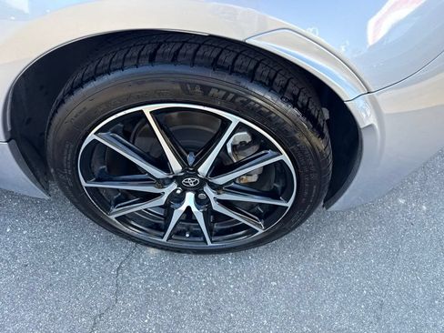 Used 2023 Toyota GR86 w/ ALL Weather Mat Package (TMS) RWD image 9