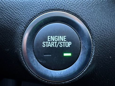 Used 2024 GMC Terrain SLE AWD/4WD image 33
