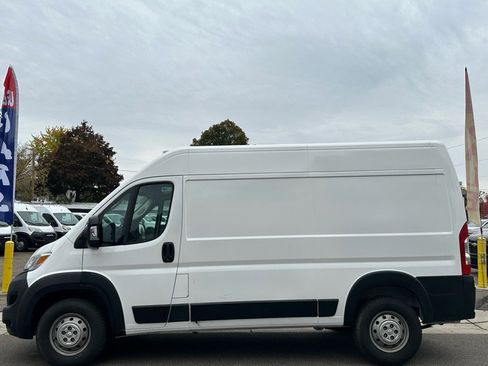 Used 2023 RAM ProMaster 2500 w/ Convenience Group image 5