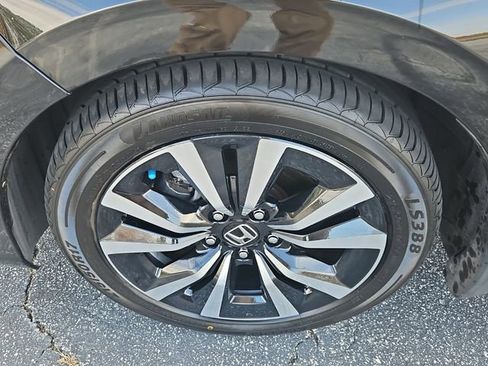 Used 2024 Honda Civic EX image 10