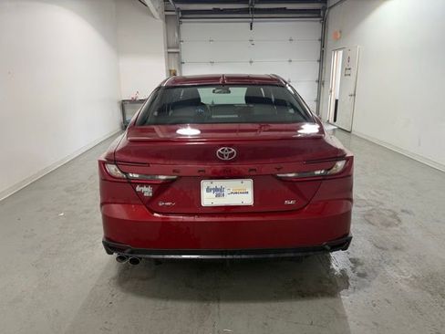 Used 2025 Toyota Camry SE image 5