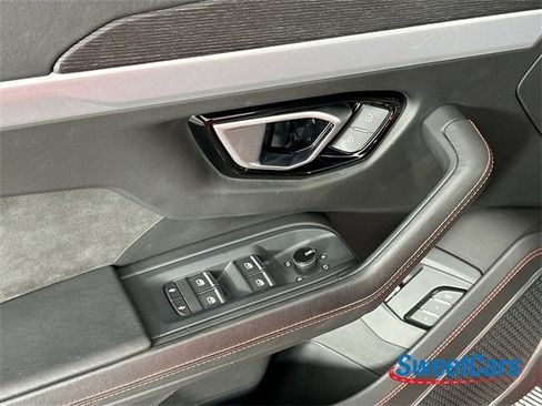 Used 2020 Lamborghini Urus Base image 40