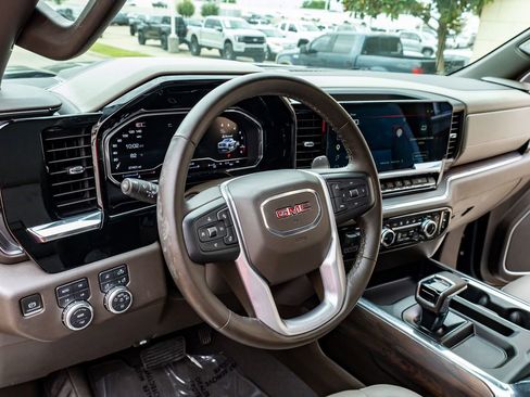 Used 2024 GMC Sierra 1500 SLT w/ SLT Premium Plus Package AWD/4WD image 17