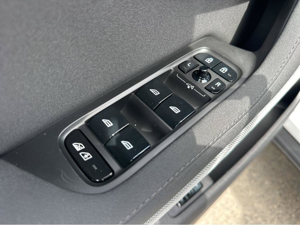 Used 2024 Polestar Polestar 2 w/ Pilot Pack RWD image 33
