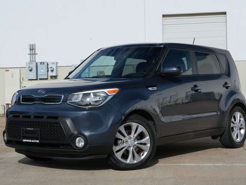 Used 2015 Kia Soul + w/ Primo Package FWD image 2