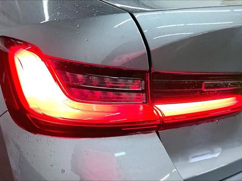 Used 2025 BMW 330i Sedan w/ Convenience Package image 31