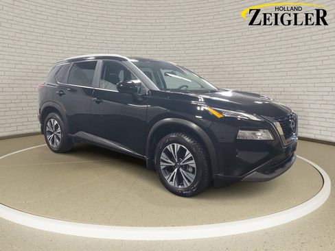 Used 2023 Nissan Rogue SV w/ SV Premium B Package AWD/4WD image 3