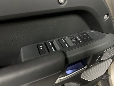 Used 2023 Land Rover Defender 130 X image 24