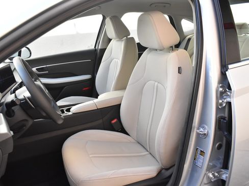 Used 2025 Hyundai Sonata SEL FWD image 16