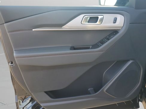 New 2026 Ford Explorer Active AWD/4WD image 18